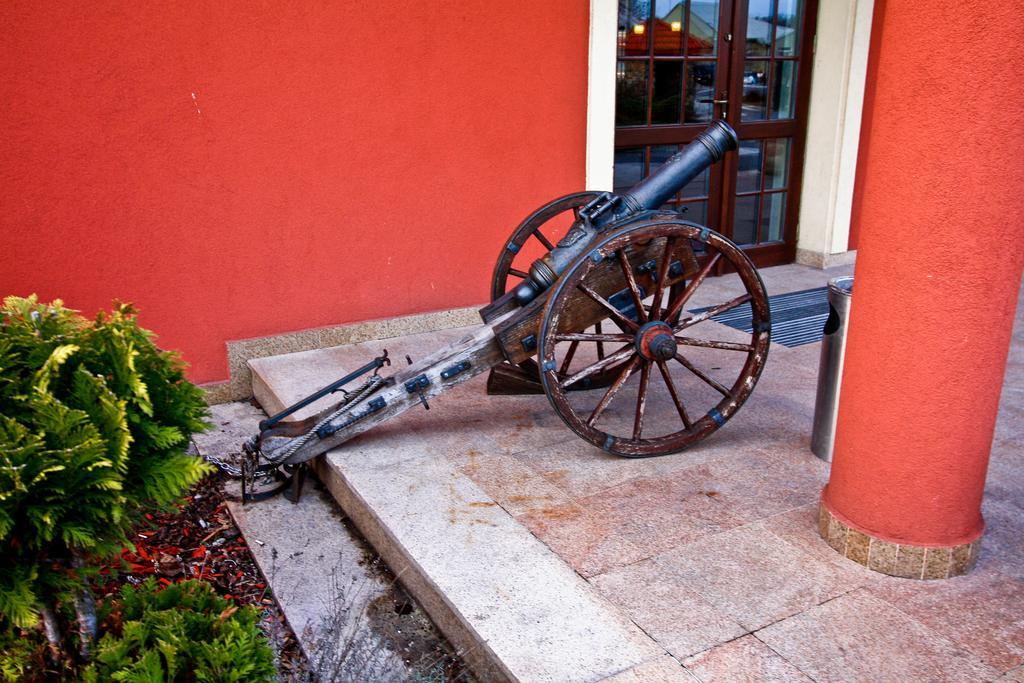 Hotel Milord Pułtusk Dış mekan fotoğraf